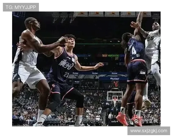 雷霆与马刺激战正酣 双方年轻球员表现引人注目 赛季关键时刻谁能脱颖而出